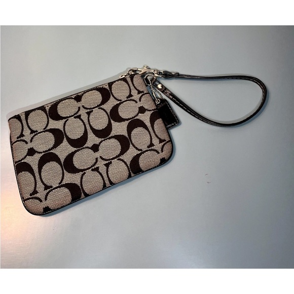 Coach Black Signature Stripe Black Patent Detail Silver HW Wristlet EUC - Picture 2 of 10